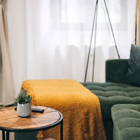 Homely Grosszuegige 75qm Zentral & Gratis-parkplatz 아파트 *